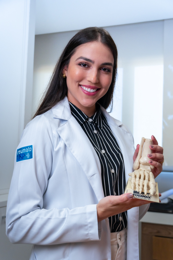 Dra. Bruna Malheiros, reumatologista em Cuiabá MT
